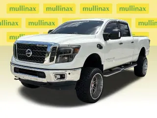 Nissan Titan XD 2017 4x4 S 4p Camioneta de Tripulación (Diesel)