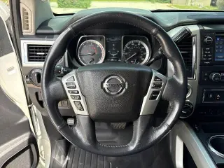 Nissan Titan XD 2017 4x4 S 4p Camioneta de Tripulación (Diesel)