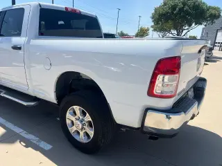 Ram 2500 2024 4x4 Big Horn 4p Cabina de Tripulante 6,3 pies CA Camioneta