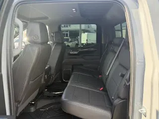 Chevrolet Silverado 1500 2025 4x2 RST 4p Cabina de Tripulante Estándar 5.8 pies ST