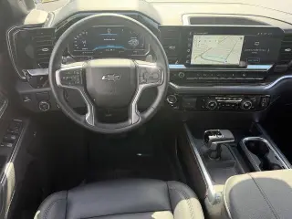 Chevrolet Silverado 1500 2025 4x2 RST 4p Cabina de Tripulante Estándar 5.8 pies ST