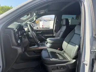 Chevrolet Silverado 1500 2025 4x2 RST 4p Cabina de Tripulante Estándar 5.8 pies ST