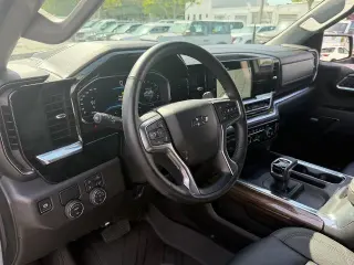 Chevrolet Silverado 1500 2025 4x2 RST 4p Cabina de Tripulante Estándar 5.8 pies ST
