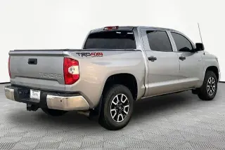 Toyota Tundra 2019 4x4 SR5 4p CrewMax Cab Pickup SB (5.7L V8)