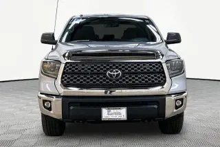 Toyota Tundra 2019 4x4 SR5 4p CrewMax Cab Pickup SB (5.7L V8)