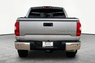 Toyota Tundra 2019 4x4 SR5 4p CrewMax Cab Pickup SB (5.7L V8)