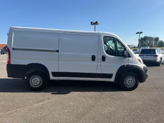 Ram ProMaster 2025 SLT+ 2500 136 WB 3dr Low Roof Furgoneta de Carga