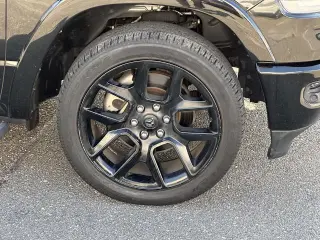Ram 1500 2021 4x4 Laramie 4p Camioneta Cabina Doble 5.6 pies BA