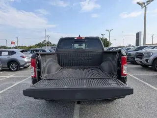 Ram 1500 2024 4x4 Tradesman 4p. Cabina Tripla 5,6 pies de cajón Camioneta