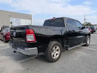 Ram 1500 2024 4x4 Tradesman 4p. Cabina Tripla 5,6 pies de cajón Camioneta