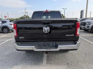 Ram 1500 2024 4x4 Tradesman 4p. Cabina Tripla 5,6 pies de cajón Camioneta