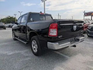 Ram 1500 2024 4x4 Tradesman 4p. Cabina Tripla 5,6 pies de cajón Camioneta
