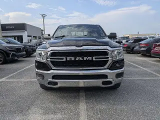 Ram 1500 2024 4x4 Tradesman 4p. Cabina Tripla 5,6 pies de cajón Camioneta
