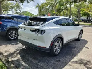 Ford Mustang Mach-E 2023 Select 4p SUV