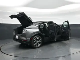 Ford Mustang Mach-E 2023 Premium 4p SUV