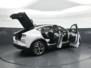 Ford Mustang Mach-E 2023 Premium 4p SUV