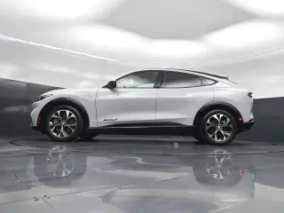 Ford Mustang Mach-E 2023 Premium 4p SUV