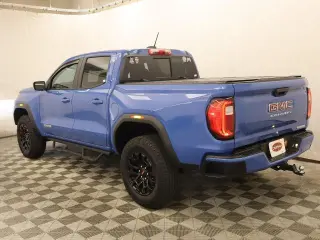 GMC Canyon 2026 4x2 Elevation 4p. Cabina Completa 5 pies de caja larga