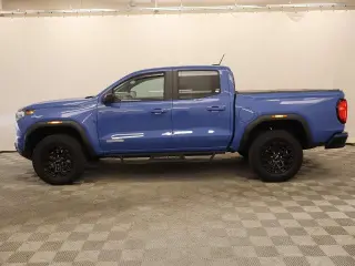 GMC Canyon 2026 4x2 Elevation 4p. Cabina Completa 5 pies de caja larga
