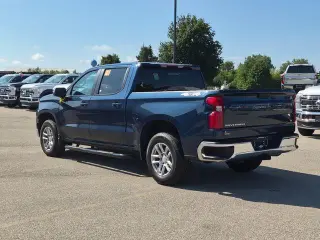 Chevrolet Silverado 1500 2022 4x4 LT 4p Crew Cab 5.8 ft. SB con 2 FL