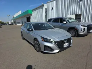 Nissan Altima 2024 2.5 SV 4p Sedán