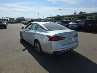 Nissan Altima 2024 2.5 SV 4p Sedán