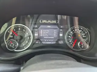 Ram 1500 2019 4x4 Big Horn 4p Camión Cabina Doble 5.6 pies ST