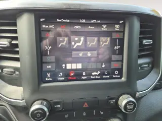 Ram 1500 2019 4x4 Big Horn 4p Camión Cabina Doble 5.6 pies ST