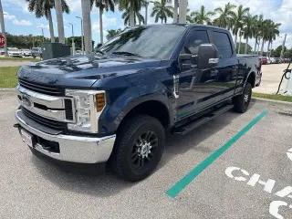 Ford F-250 Super Duty 2018 4x4 XL 4p Camioneta Cabina Doble Estante de 6.8 pies