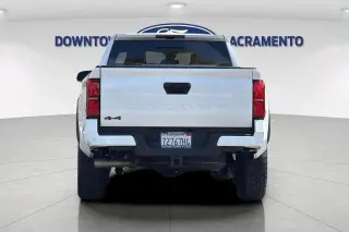 Toyota Tacoma 2025 4x4 SR5 4p Doble Cabina 5.0 ft SB