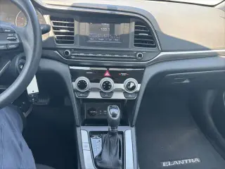 Hyundai ELANTRA 2019 SE Sedán 4p 6M