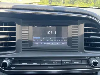 Hyundai ELANTRA 2019 SE Sedán 4p 6M