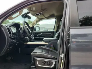 Ram 1500 2019 4x2 Laramie 4p Camioneta Cabina Extendida 6.4 ft. SB