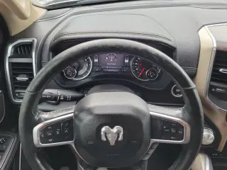 Ram 1500 2019 4x2 Laramie 4p Camioneta Cabina Extendida 6.4 ft. SB