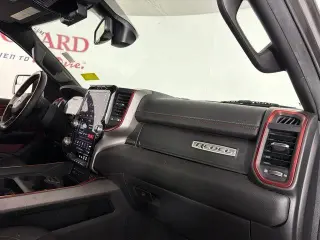 Ram 1500 2019 4x4 Rebel 4p Cabina Extendida 5.6 ft. SB Camioneta