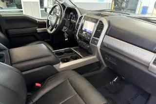Ford F-250 Super Duty 2020 4x4 Lariat 4dr Crew Cab 6.8 ft. SB Camión
