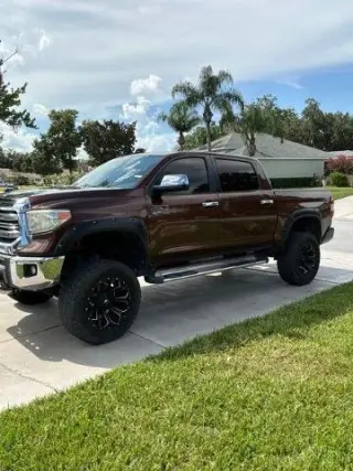 Toyota Tundra 2016 4x4 1794 Edición 4p. CrewMax Cabina Extendida Camioneta SB (5.7L V8 FFV)
