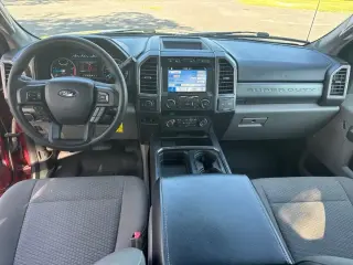 Ford F-250 Super Duty 2019 4x4 XLT 4dr Crew Cab 8 ft. LB Pickup