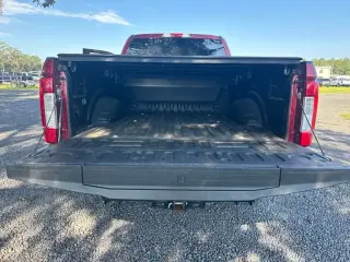 Ford F-250 Super Duty 2019 4x4 XLT 4dr Crew Cab 8 ft. LB Pickup