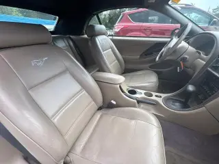 Ford Mustang 2002 Deluxe 2dr Convertible