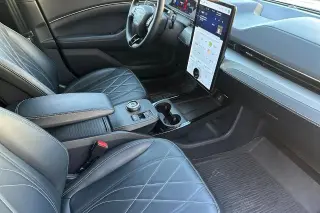 Ford Mustang Mach-E 2023 Select SUV 4p