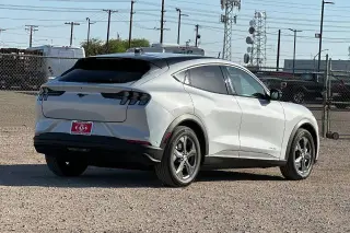 Ford Mustang Mach-E 2023 Select SUV 4p