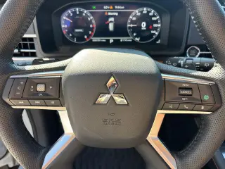 Mitsubishi Outlander 2024 AWD SEL 4p SUV