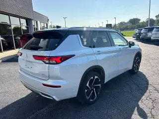 Mitsubishi Outlander 2024 AWD SEL 4p SUV