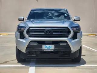 Toyota Tacoma 2024 4x2 SR5 4p Doble Cabina 5.0 ft CB
