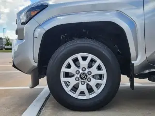 Toyota Tacoma 2024 4x2 SR5 4p Doble Cabina 5.0 ft CB