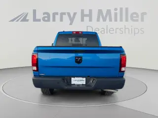 Ram 1500 Clásico 2020 4x2 SLT 4p Camioneta Quad Cab 6.3 pies de caja larga