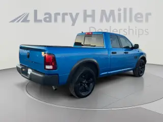 Ram 1500 Clásico 2020 4x2 SLT 4p Camioneta Quad Cab 6.3 pies de caja larga