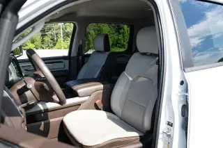 Ram 1500 2025 4x4 Laramie 4p Crew Cab 5.6 ft. SB Camioneta