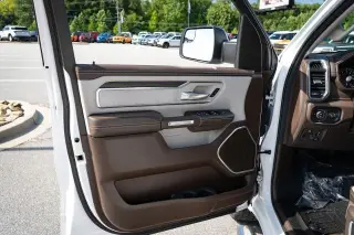 Ram 1500 2025 4x4 Laramie 4p Crew Cab 5.6 ft. SB Camioneta